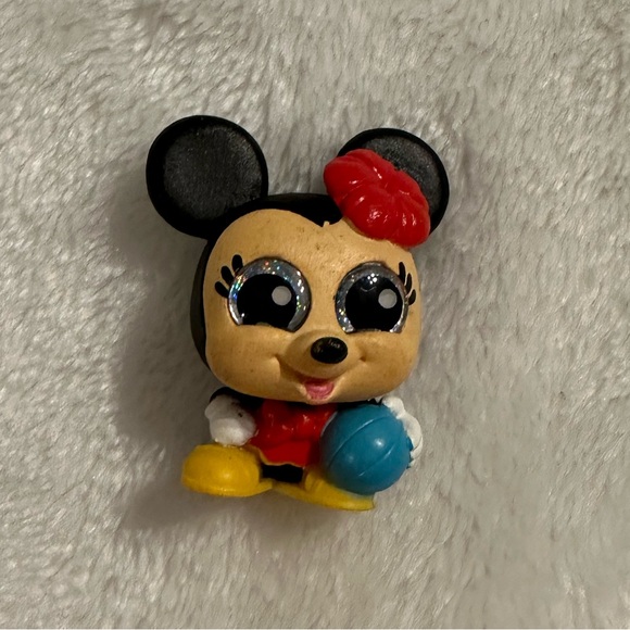 Disney Doorables Let's Go! - Tropical Getaway MINNIE MOUSE - Picture 1 of 4